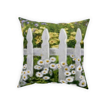 Daisy Patch - Floral Garden Couch or Bed Decorative Broadcloth Pillow - Farmhouse Set Pillow insert & Washable Decorative Case
